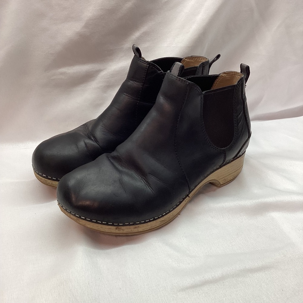 Dansko Black Leather Chelsea Ankle Boots Wood Grain Sole Size 38 US 7.5 Flaw